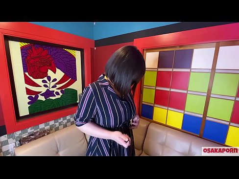 ❤️ Cutie Japanese pẹlu awọn omu nla ṣe baraenisere pẹlu awọn nkan isere ibalopọ ati pe o ni orgasm kan. O sọrọ ninu ifọrọwanilẹnuwo kan nipa iriri onibaje rẹ. Awọn ori omu nla ati obo ti o ni irun ti n kerora. Osaka onihoho ❌ Ohun onihoho didara ❌